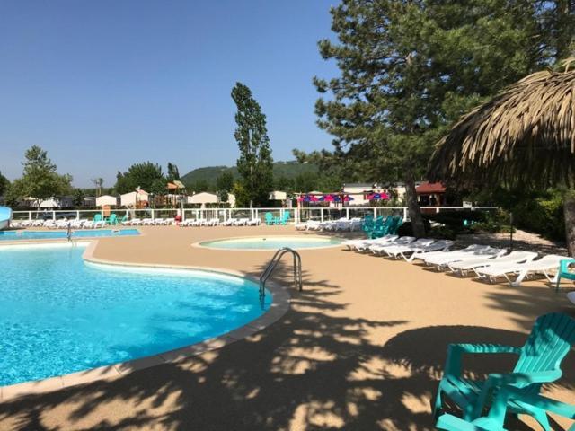 Camping Officiel Siblu Les Rives De Condrieu Buitenkant foto