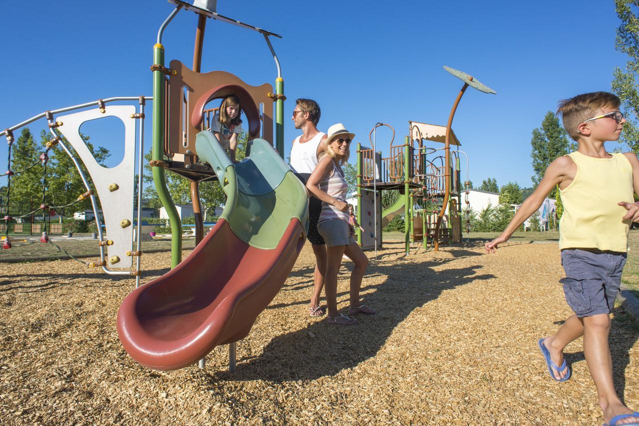 Camping Officiel Siblu Les Rives De Condrieu Buitenkant foto