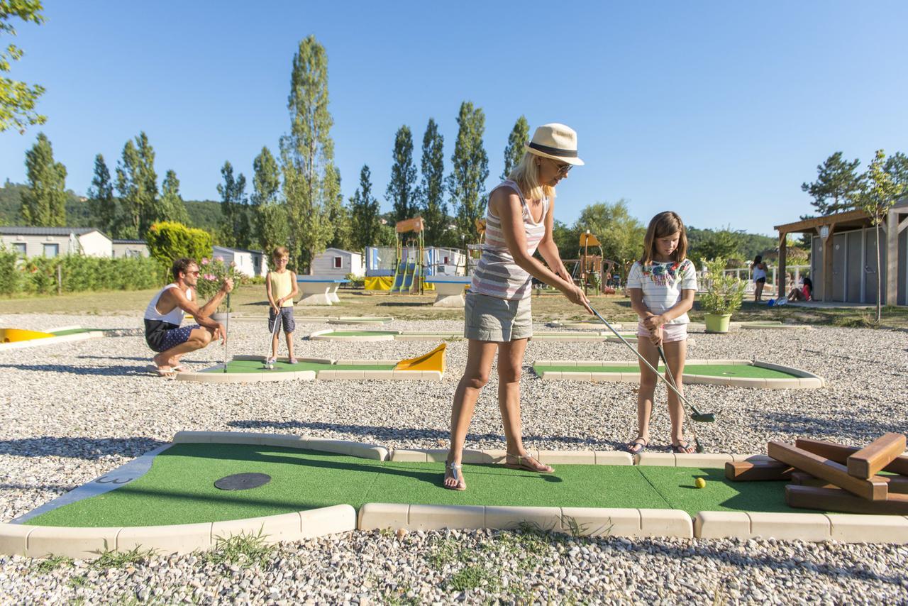 Camping Officiel Siblu Les Rives De Condrieu Buitenkant foto